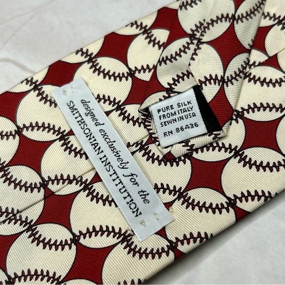 Smithsonian Institution 58” Baseball Patterned Men's Tie in Cream and Red - Picture 3 of 3
